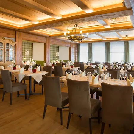 Jaegerhof ****s מלון 4*